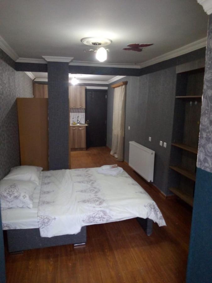 Vake-House Hotel Tbilisi Bagian luar foto