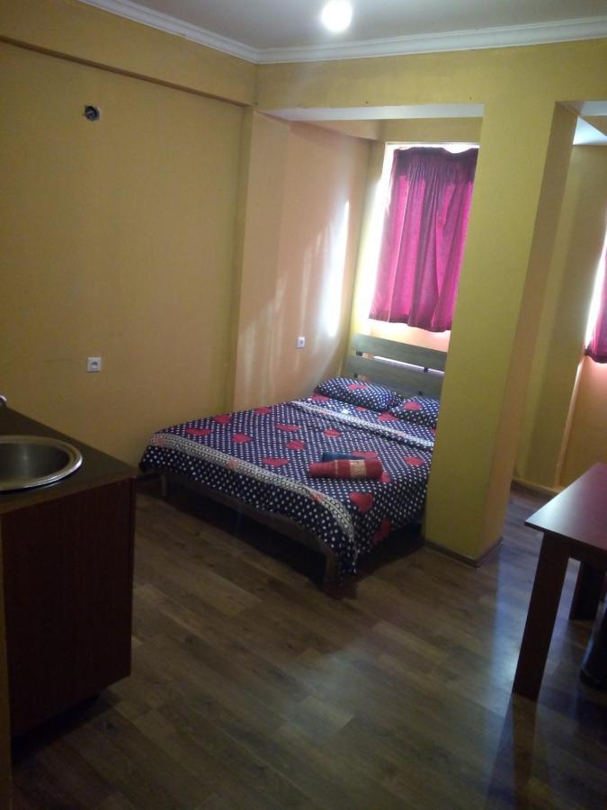 Vake-House Hotel Tbilisi Bagian luar foto