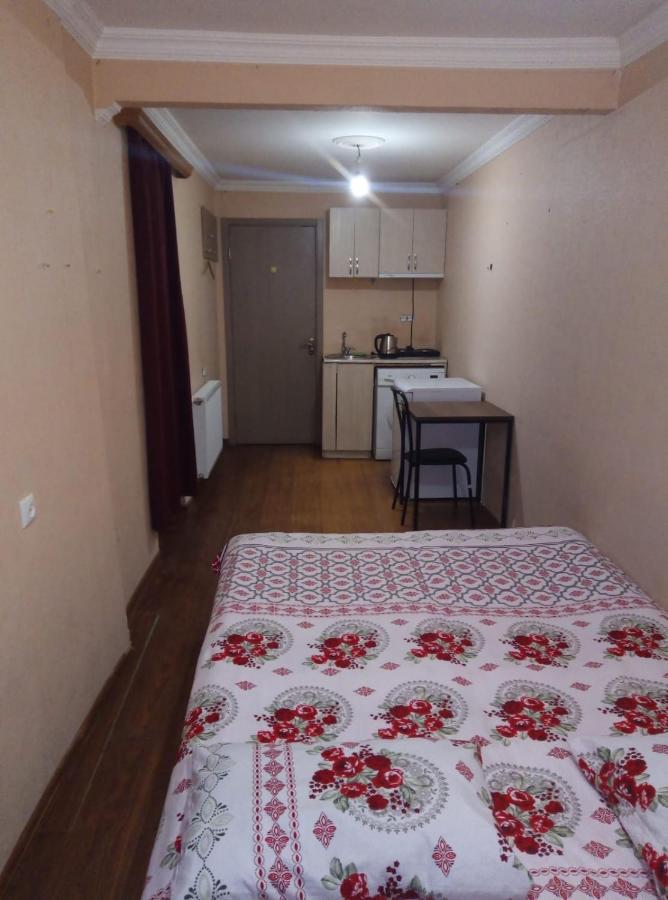 Vake-House Hotel Tbilisi Bagian luar foto