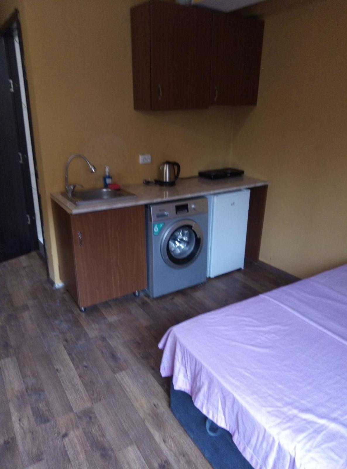 Vake-House Hotel Tbilisi Bagian luar foto